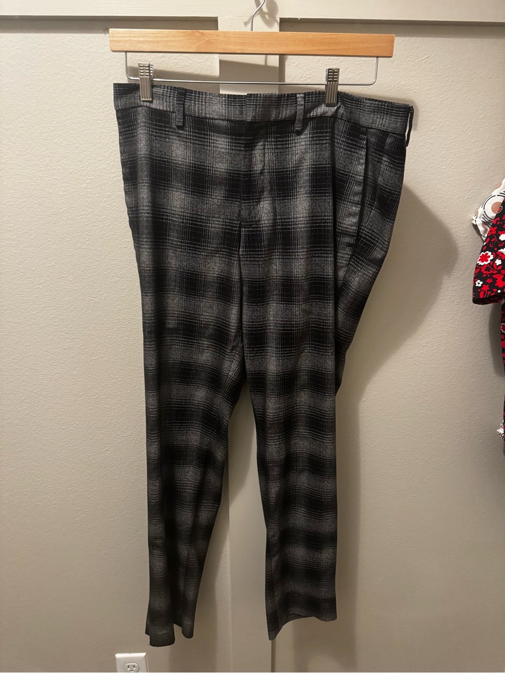 Express Men's Black & Gray Plaid Dress Pants